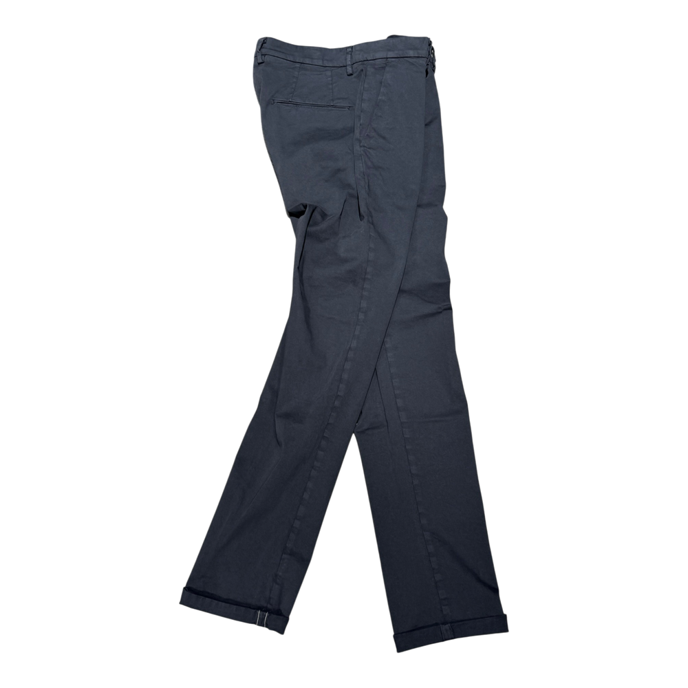 Never Laundry Chino navy aus Baumwolle mit Stretch