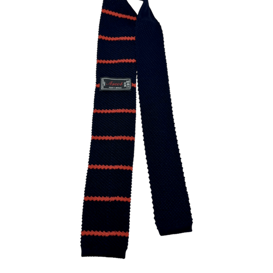 UNIT Hamburg - Ascot, Krawatte aus Wollstrick, blau mit roten Streifen - Ascot