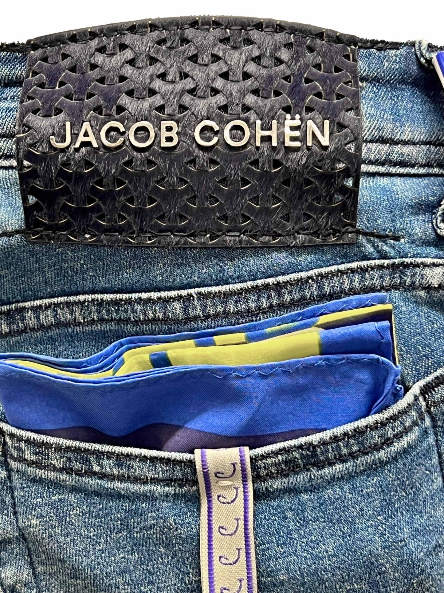 Jacob Cohen, BARD Leinen, navy woven label, mid blue - UNIT Hamburg